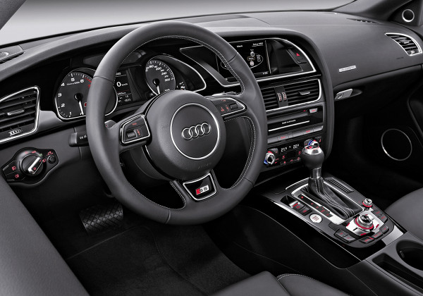 Audi S5: 1 фото