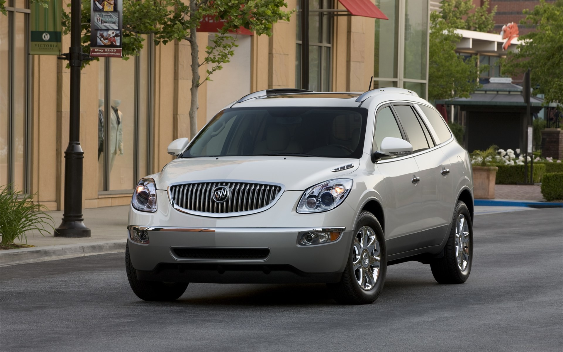 Buick Enclave: 12 фото