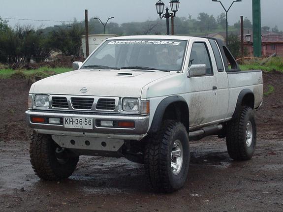 Nissan King Cab: 4 фото